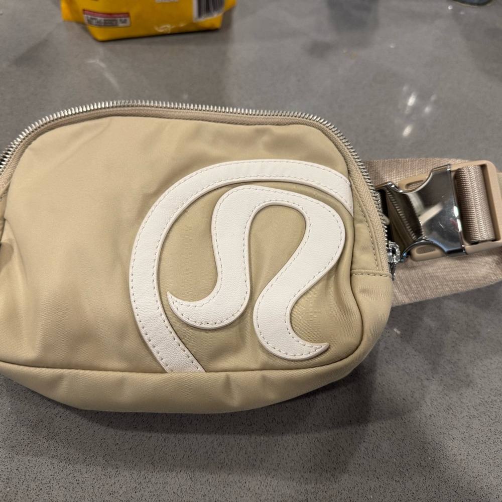 Lululemon Athletica Tan and White Belt Bag with Signature Logo